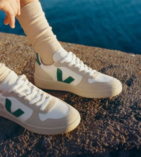 are veja sneakers unisex.